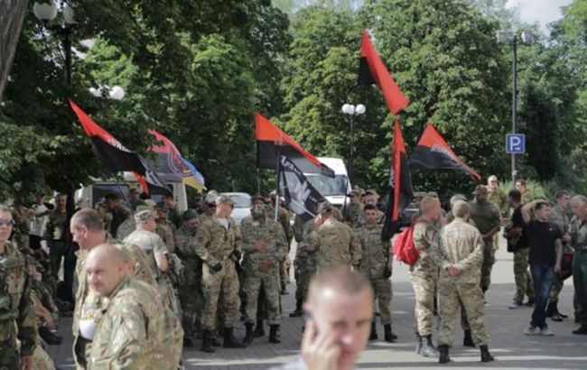 "Правый сектор" начал собираться на вече