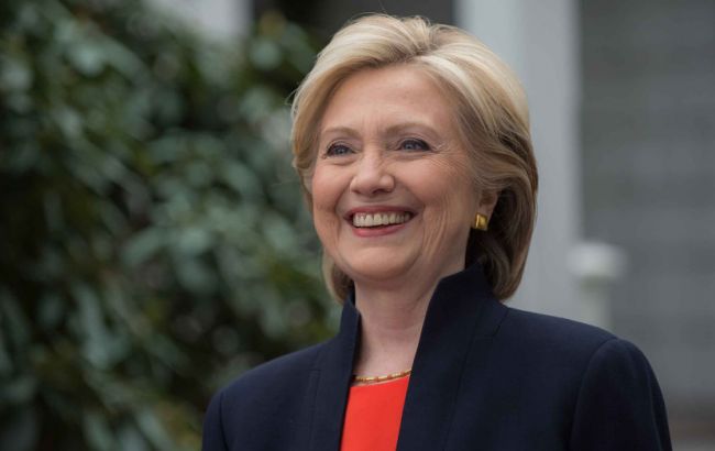 Клинтон с четверга продолжит предвыборную компанию