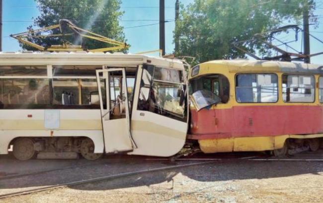 У Харкові зіткнулися два трамваї, постраждали 15 осіб