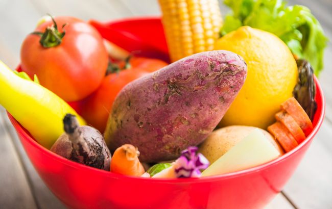 Ось що потрібно їсти, щоб покращити стан волосся, зір та уникнути стресу