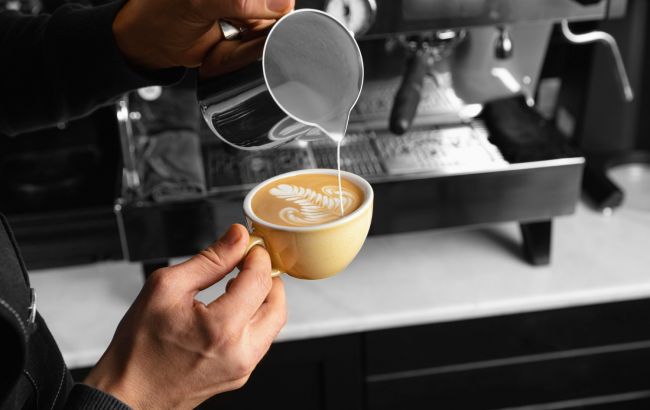 Експерт із здорового харчування розповів, чи можна пити каву на голодний шлунок