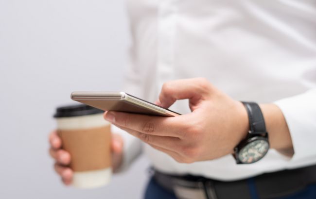 Эту функцию нужно выключать на телефоне, чтобы защитить батарею и сохранить данные