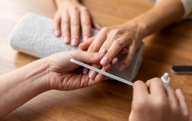 7 порад, які допоможуть вашому манікюру "прожити" набагато довше