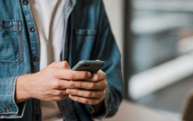 Що потрібно робити зі своїм телефоном раз на місяць: багато хто не знає про це