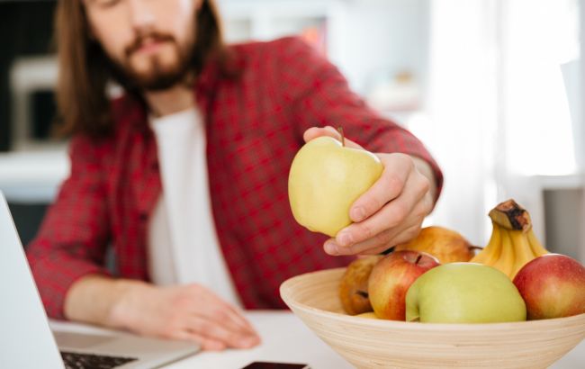 Ось що станеться з організмом, якщо щодня їсти яблука: ви будете здивовані