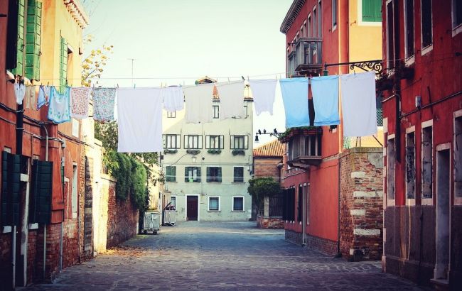 Сушити постільну білизну на вулиці небезпечно для здоров'я: усі подробиці