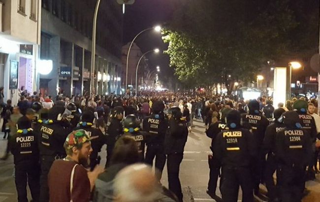 В Берлине акция левых радикалов переросла в столкновения с полицией