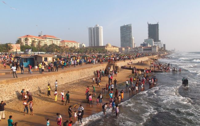 Без російського туризму. Ще одна країна "забанила" карту "Мир"