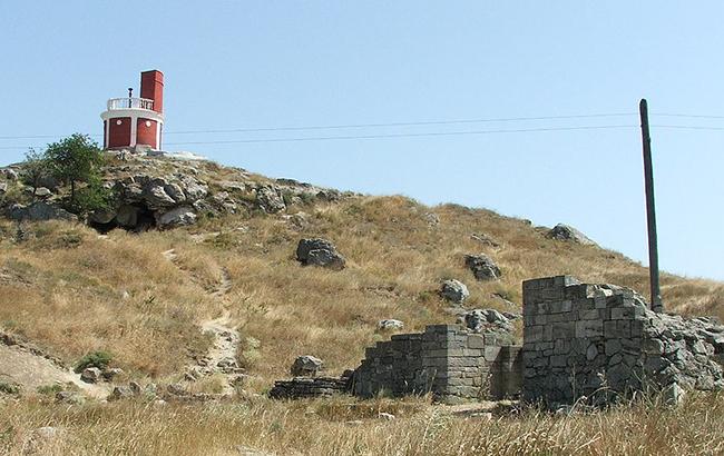 В Крыму произошел пожар на территории античного Пантикапея