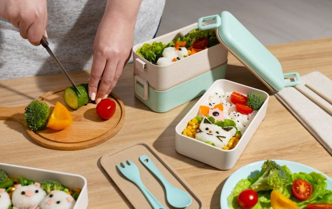 Батькам на замітку. Педіатр поділилась 6 варіантами здорових і смачних перекусів для школярів