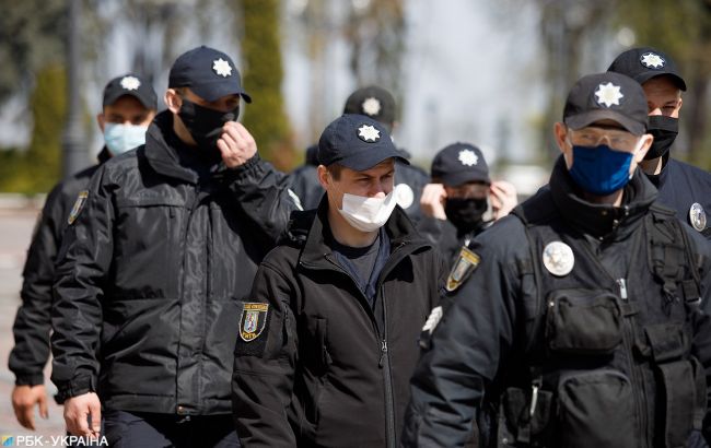 Гордість нашої країни: "коп" перешкоджав зйомці і обматюкав чоловіка на камеру