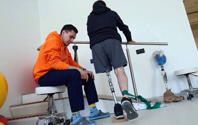 Як військовому потрапити на лікування за кордон: пояснення МОЗ