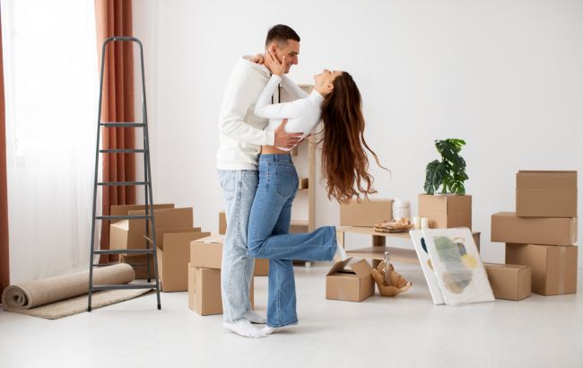 Що не можна дарувати на новосілля: 5 речей, які привертають нещастя