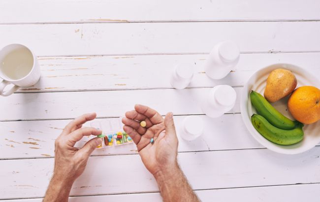 В какое время суток принимать витамины, чтобы они лучше усвоились: советы врача