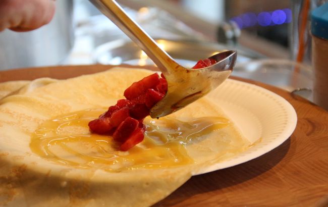 Тонкие ажурные блинчики, которые никогда не рвутся: просто добавьте "особенную" воду