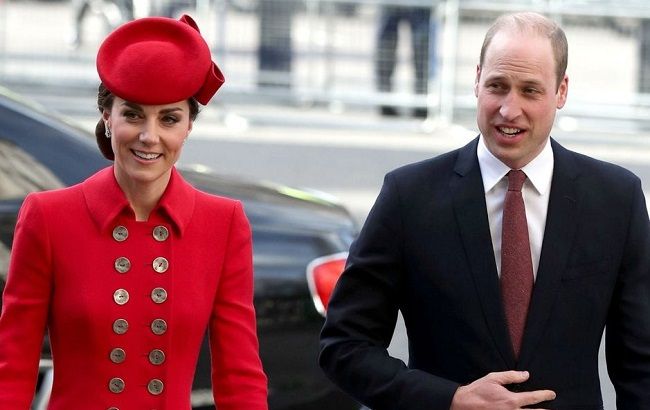 Яркий выход: Меган Маркл, Кейт Миддлтон и Елизавета II в стильных нарядах на службе в Вестминстерском аббатстве