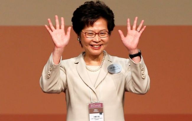 Главой администрации Гонконга избрали женщину, лояльную к Пекину