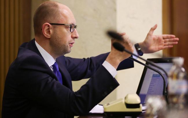 Яценюк доручив невідкладно забезпечити відновлення енергопостачання в Луганській області