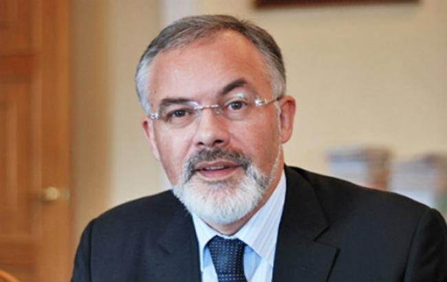 Табачник виїхав з України, - СБУ