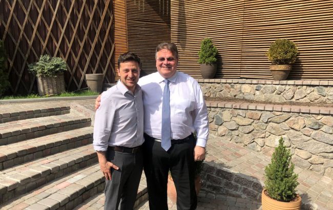 Глава МИД Литвы на встрече с Зеленским поздравил его с победой на выборах