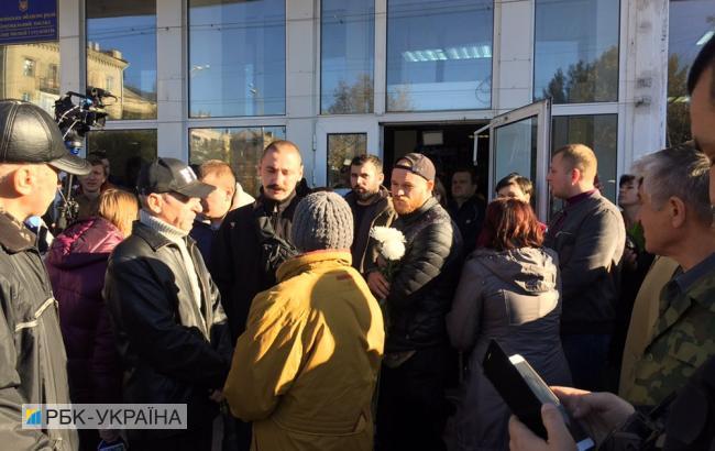 Главу Херсонской ОГА не пустили на церемонию прощания с Гандзюк