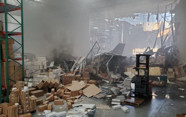 У Лос-Анджелесі винищувач F16 врізався в будівлю