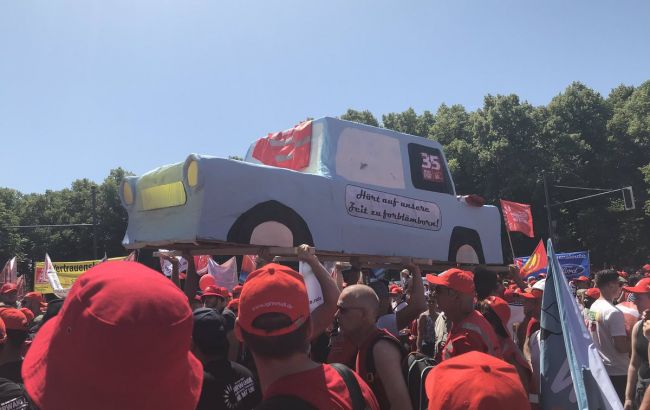 В Берлине прошла многотысячная демонстрация профсоюзов