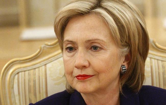 Опрос: в США Клинтон опережает Трампа по популярности на 3%