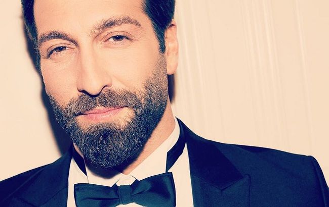 Даниэль Салем в арбузном соке соблазнял блондинок накачанными формами