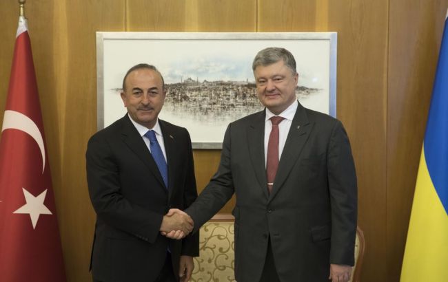 Порошенко прибув у Стамбул