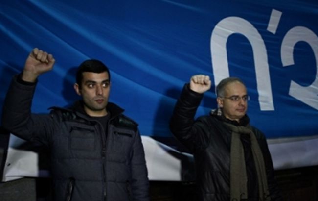 В Ереване проходит шествие оппозиции против признания результатов конституционного референдума