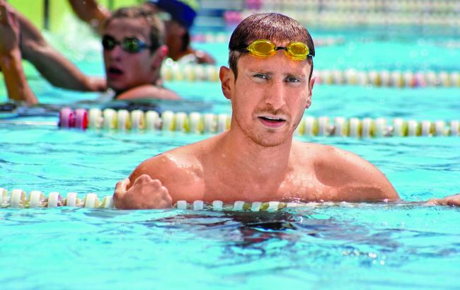 Олимпийский чемпион Денис Силантьев развез медикам, спасателям и ТРО бронежилеты, - "Метинвест"