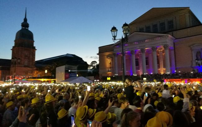 В Германии на музыкальном фестивале произошли масштабные столкновения с полицией