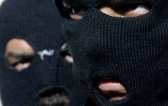 На жену руководителя налоговой Кременчуга напали вооруженные люди в балаклавах