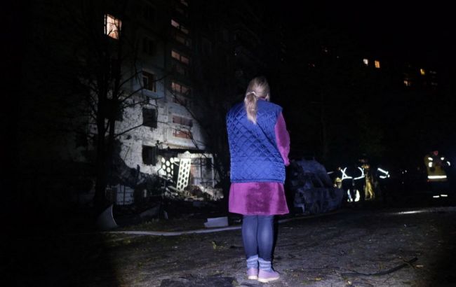 РФ влучила в житлові будинки, в місті пожежі і жертви: все про нічну атаку на Запоріжжя
