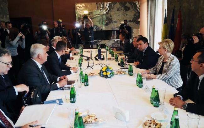 Под Ужгородом начались украинско-венгерские переговоры по закону об образовании