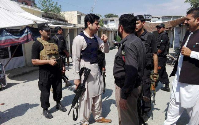 В Пакистане произошли взрывы возле здания суда, есть жертвы