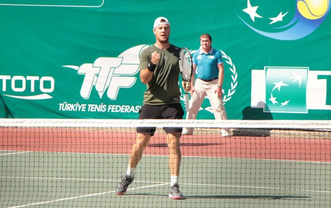 Теннисист Илья Марченко в Измире выиграл свой первый титул в сезоне