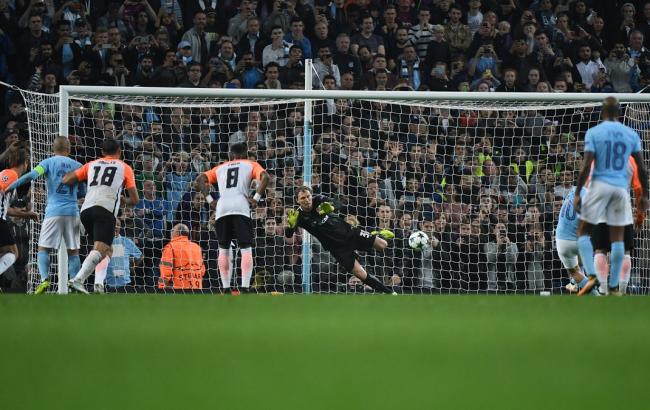 Пятов лідирує за кількістю сейвів у стартових турах Ліги чемпіонів