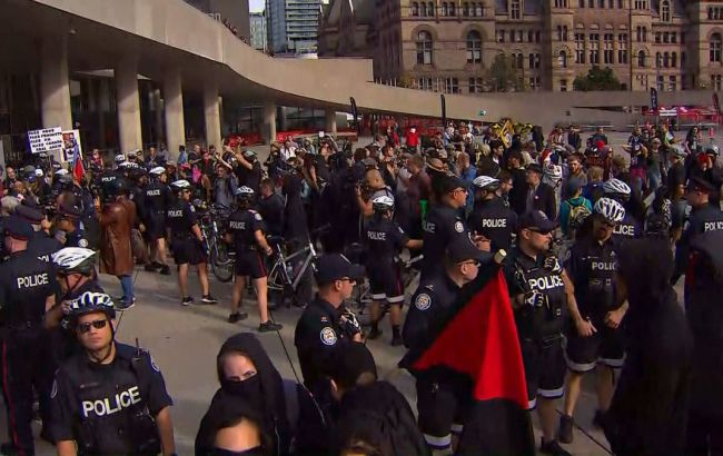 У Канаді відбулися сутички між антифашистами і противниками Трюдо, є затримані