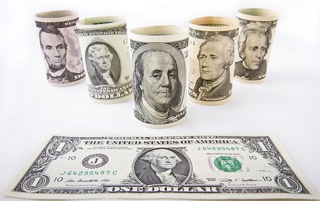 Курс доллара на межбанке 26 февраля повысился до 27,015 гривен/доллар