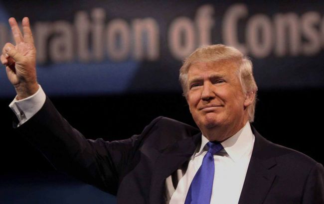 Трамп назвав прес-секретаря Білого дому "дурним хлопцем"