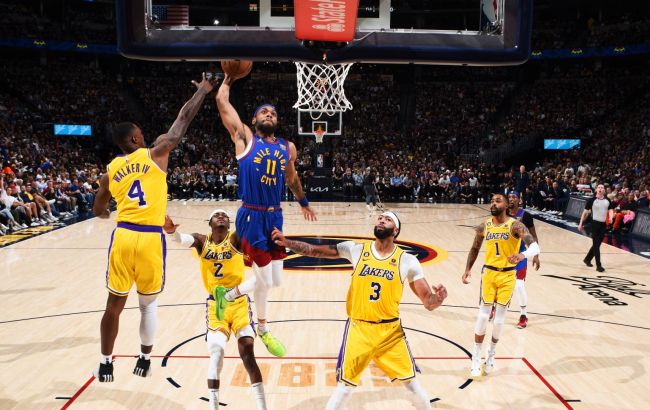 Оборонець "Денвера" виконав розкішний данк після проходу: момент дня в НБА