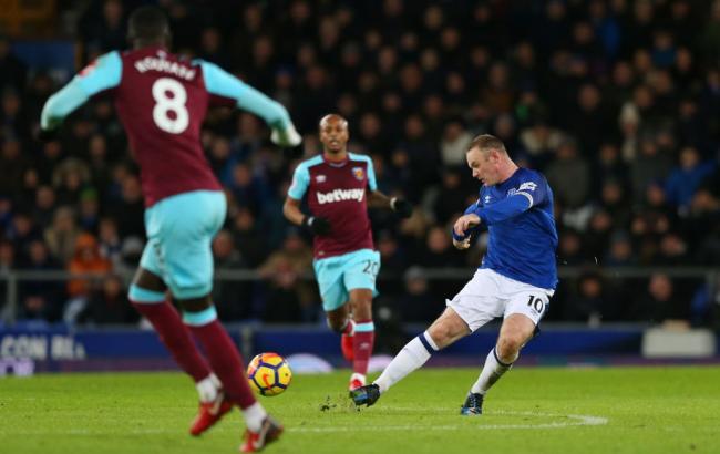 Руни с центра поля забил в пустые ворота "Вест Хэма"