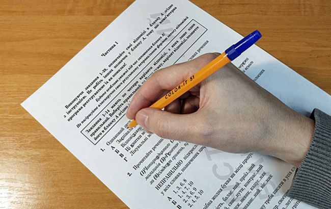 Українські школярі зможуть скласти ЗНО в Європі: де проводитимуть тести