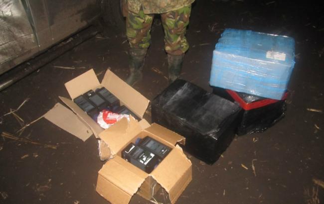 На границе с Россией перехвачен автомобиль со 167 кг пороха для нарезного оружия