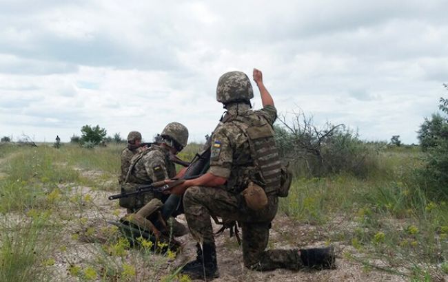 За сутки боевики 16 раз нарушали режим перемирия, - штаб АТО