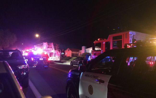 В американском Сан-Диего самолет упал на жилой дом, есть погибшие