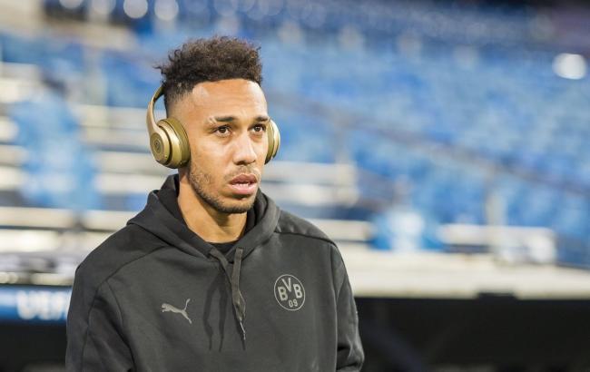 "Боруссия" хочет получить Жиру за переход Обамеянга в "Арсенал"