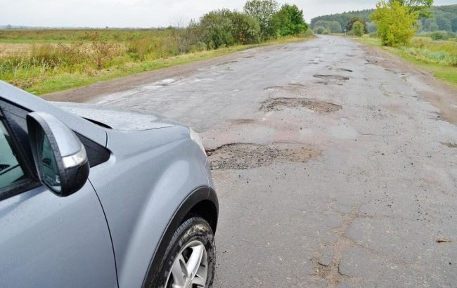 Из-за ремонта завтра перекроют движение на участке дороги Львов - Тернополь